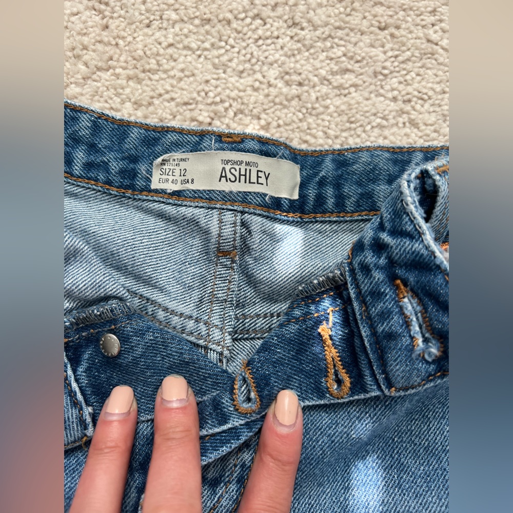 TopShop “Ashley” Short - Picture 3 of 3